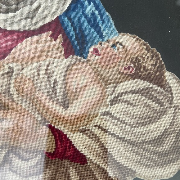 Vintage Needlepoint Art Madonna and Child Framed Oval wood frame - Picture 3 of 9